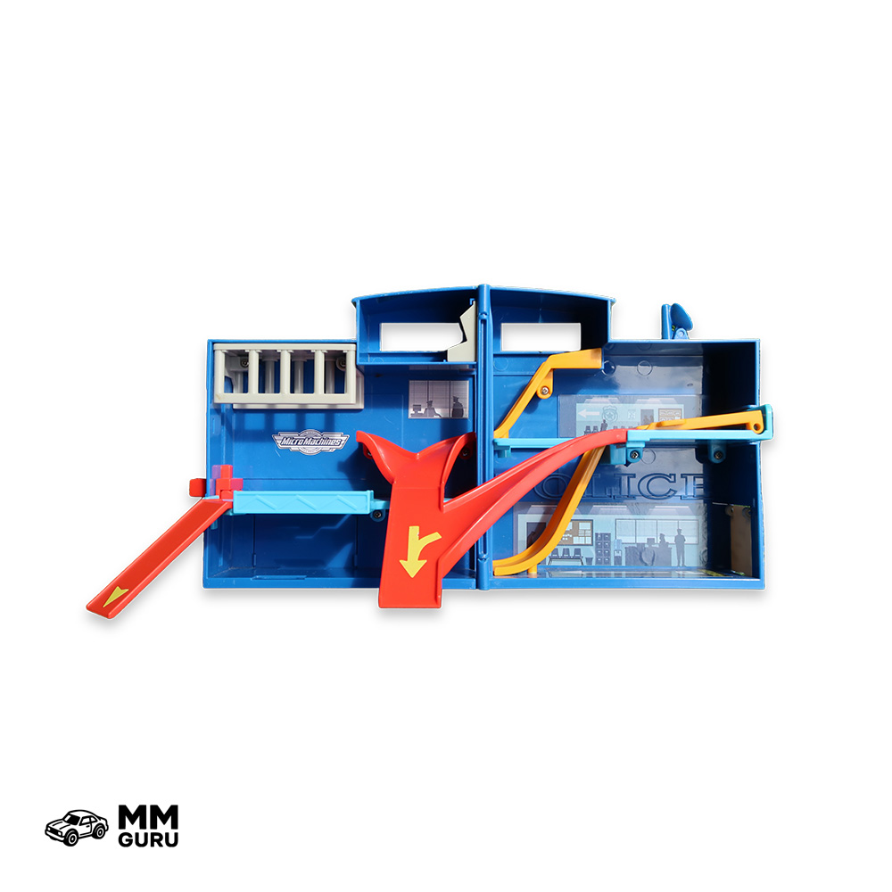 Micro Machines MMGuru 2021 2021-Micro City Police expanding playset, isometric view
