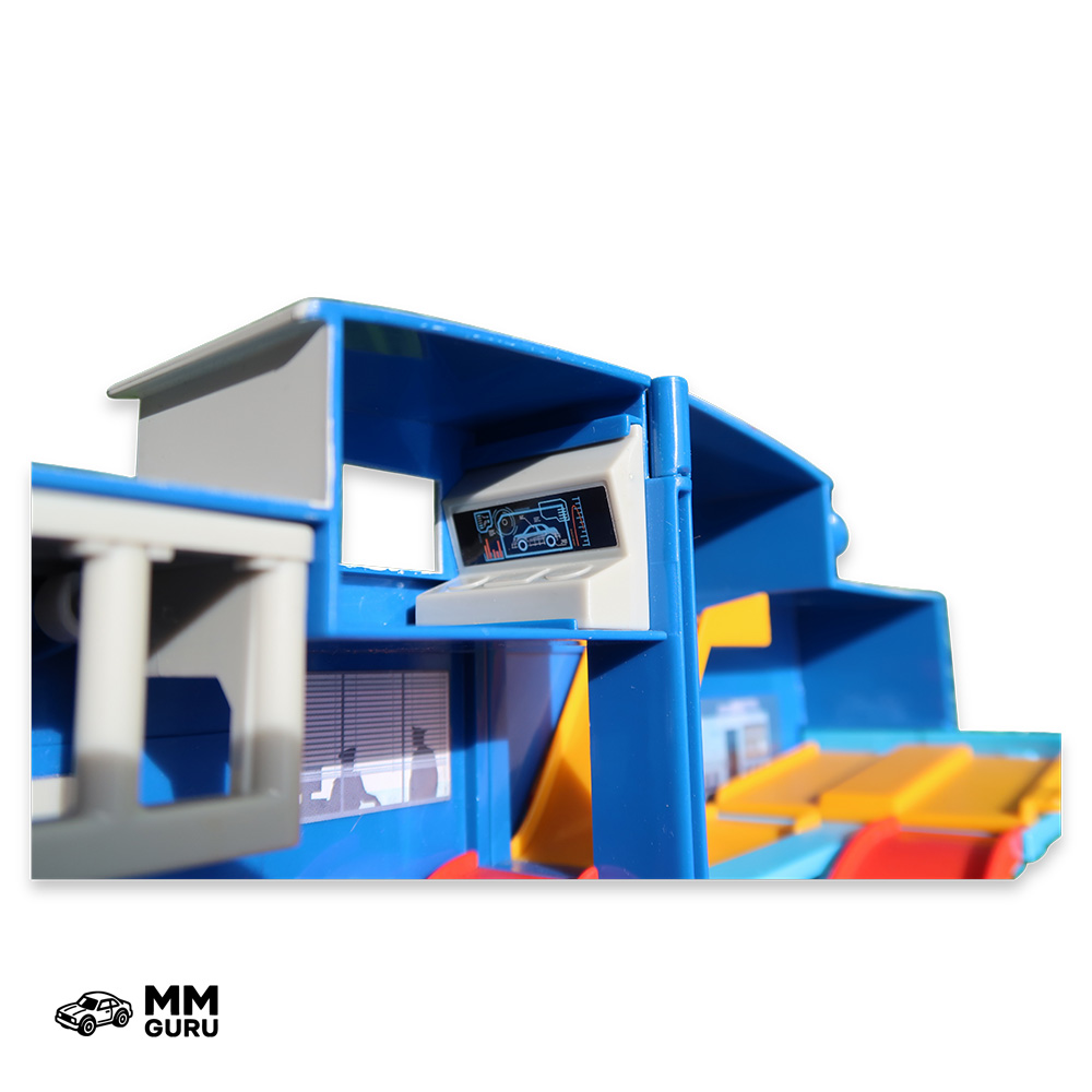 Micro Machines MMGuru 2021 2021-Micro City Police expanding playset, isometric view