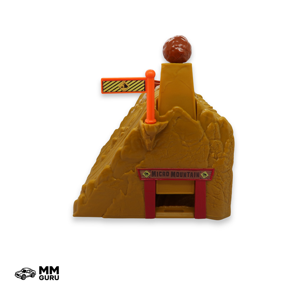 Micro Machines MMGuru 2021 2021-Micro Off-Road Adventure expanding playset, isometric view