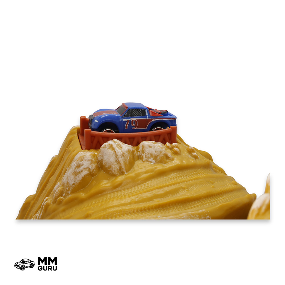 Micro Machines MMGuru 2021 2021-Micro Off-Road Adventure expanding playset, isometric view