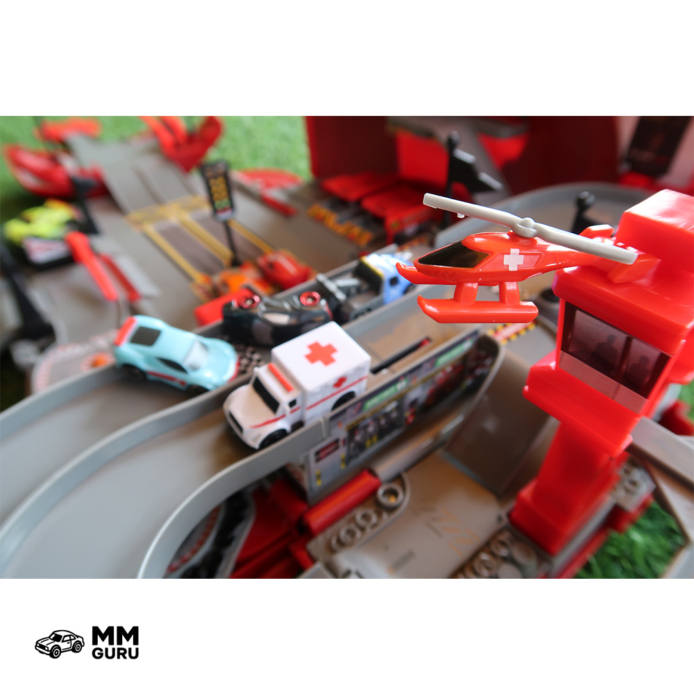 2021-Corvette Raceway transforming playset Amazon - Image 10